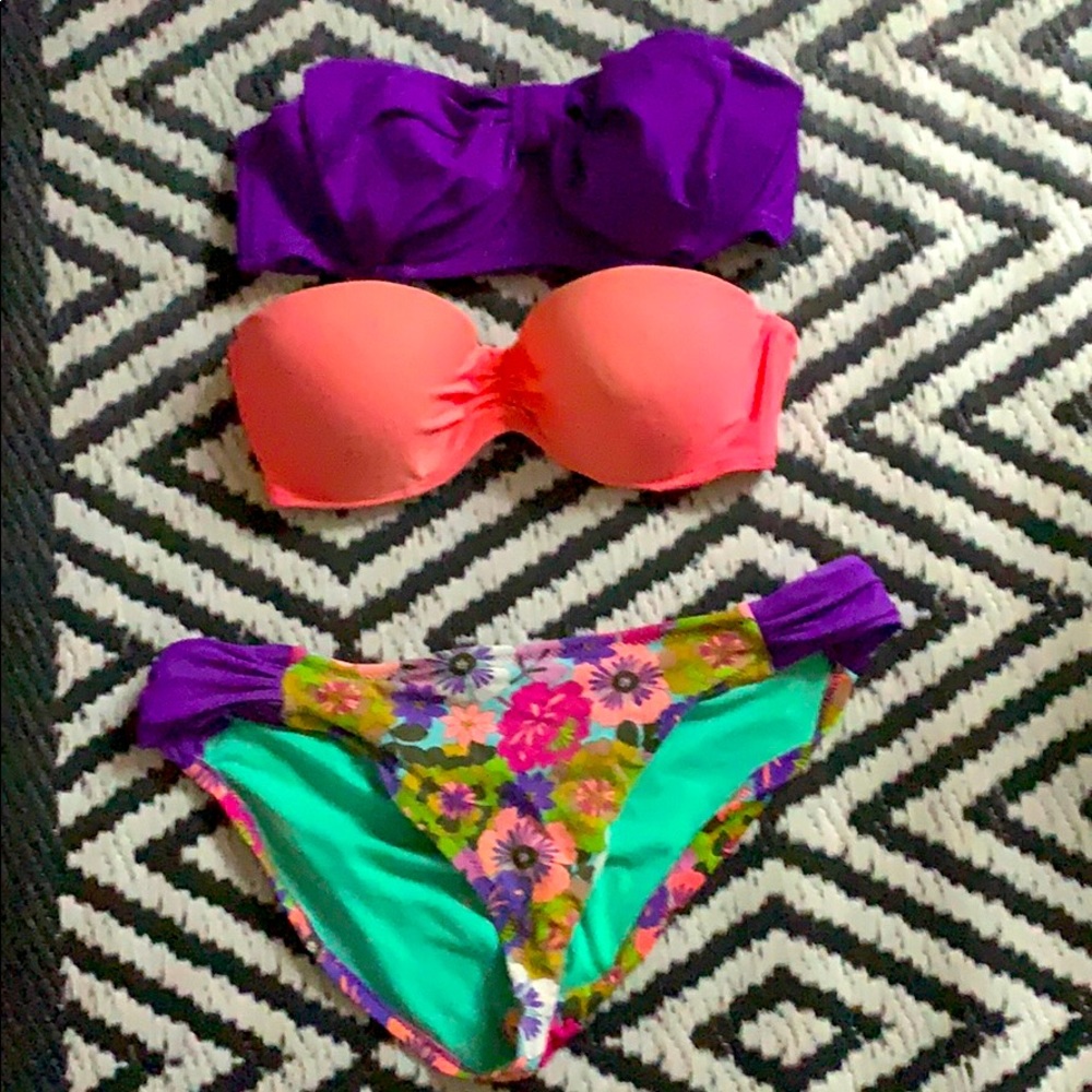 CUTE BIKINI TWO TOPS ONE BOTTOM BOTTOMS NEVER USED